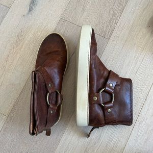 Brown leather Frye sneakers